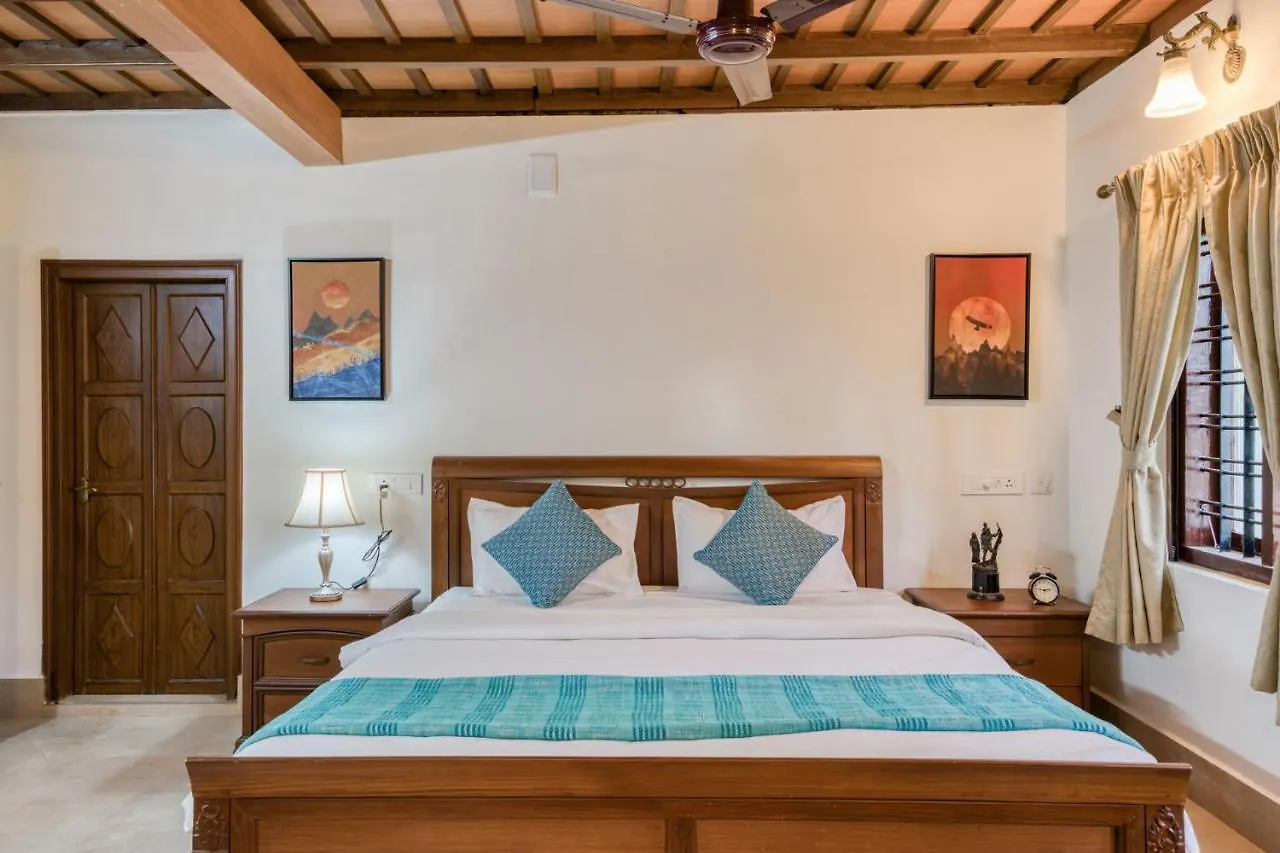 Villa The Backwater Heritage- Comp Breakfast With River View, Ocean Breeze & Lawn By Stayvista - Alappuzha
